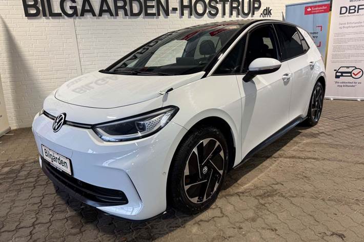 Hvid VW ID.3 fra 2023 set udefra