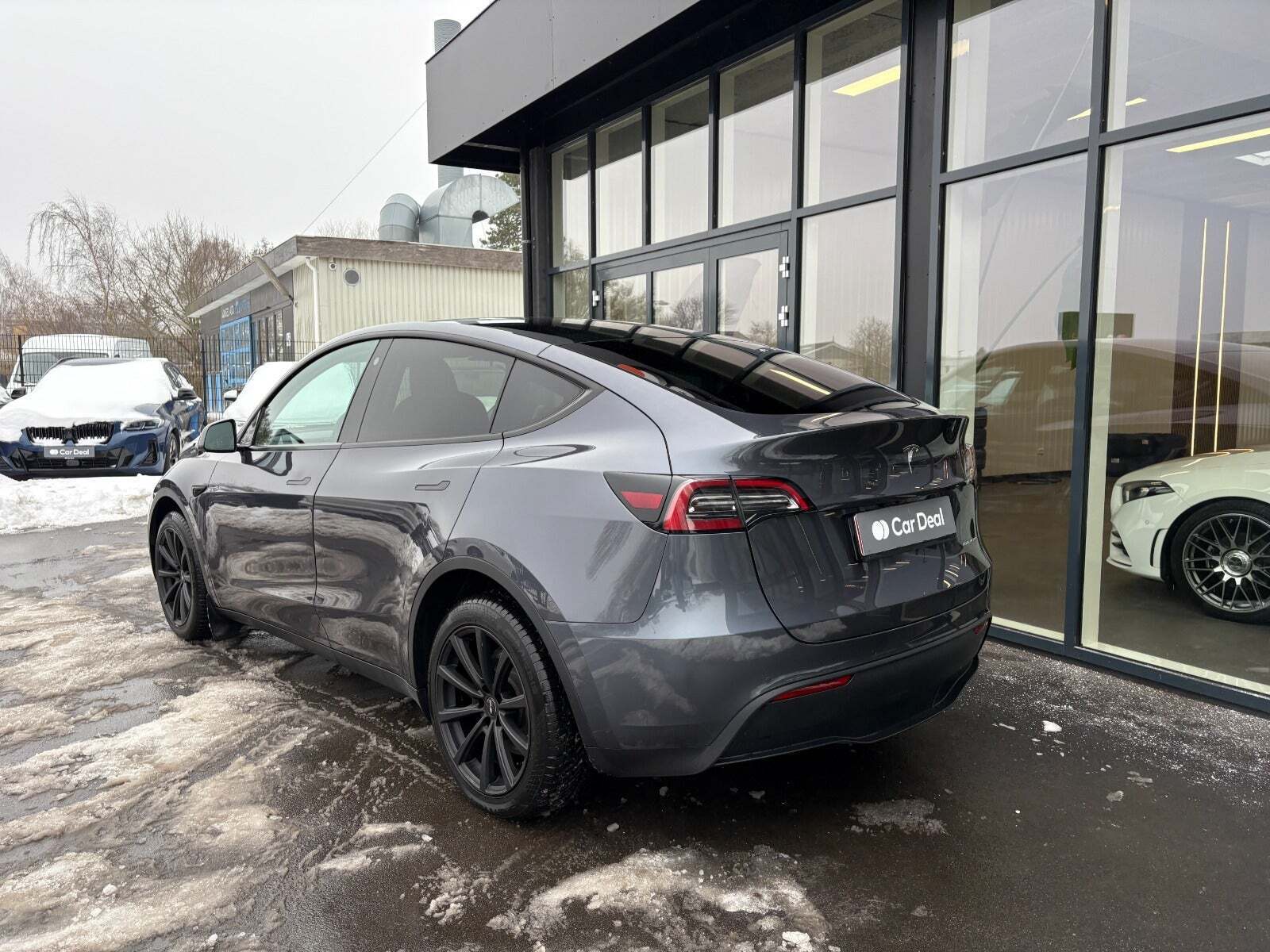 Tesla Model Y Long Range AWD
