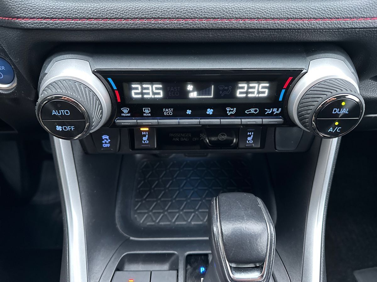 Grå Toyota RAV4 Plug-in fra 2021