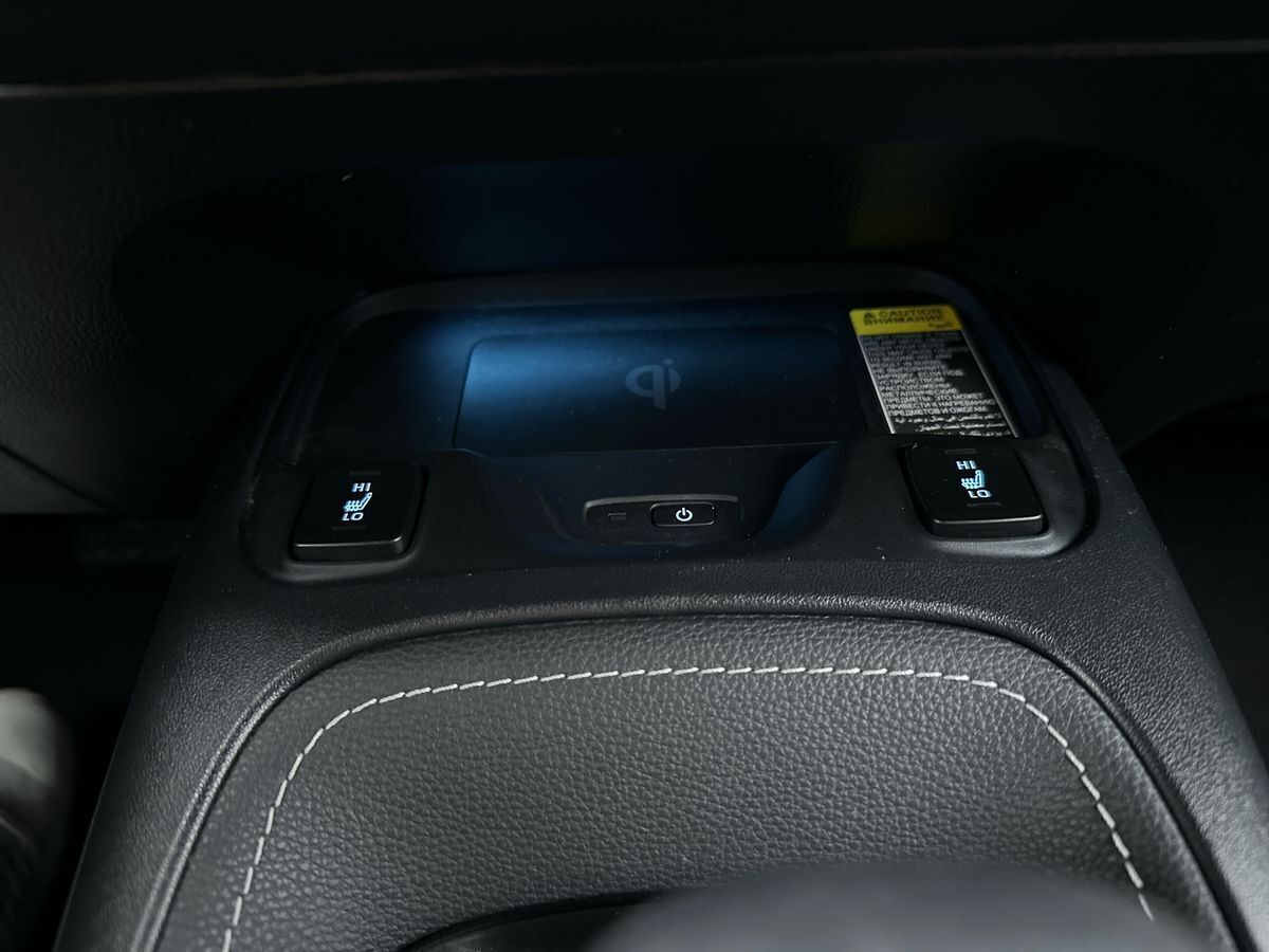 Rød Toyota Corolla fra 2021