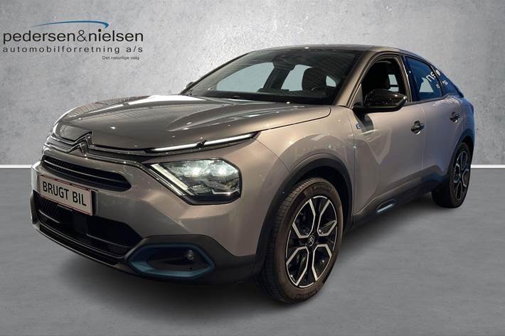 Sølv Citroën ë-C4 fra 2021 set udefra
