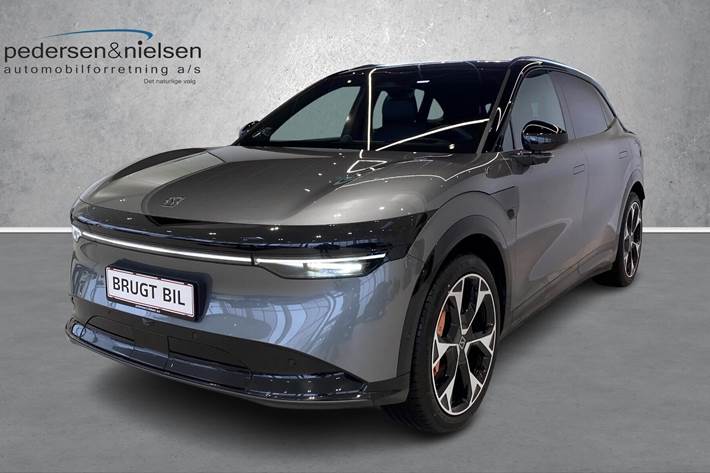 Grå Zeekr 7X fra 2025 set udefra