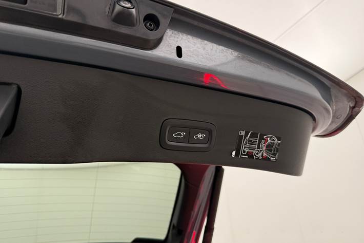 Grå Volvo C40 fra 2021