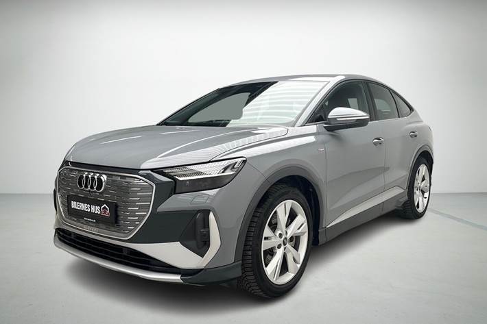 Grå Audi Q4 fra 2024 set udefra