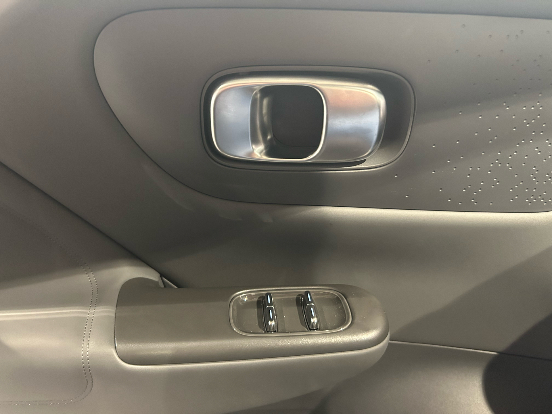 Sort Leapmotor B10 fra 2025