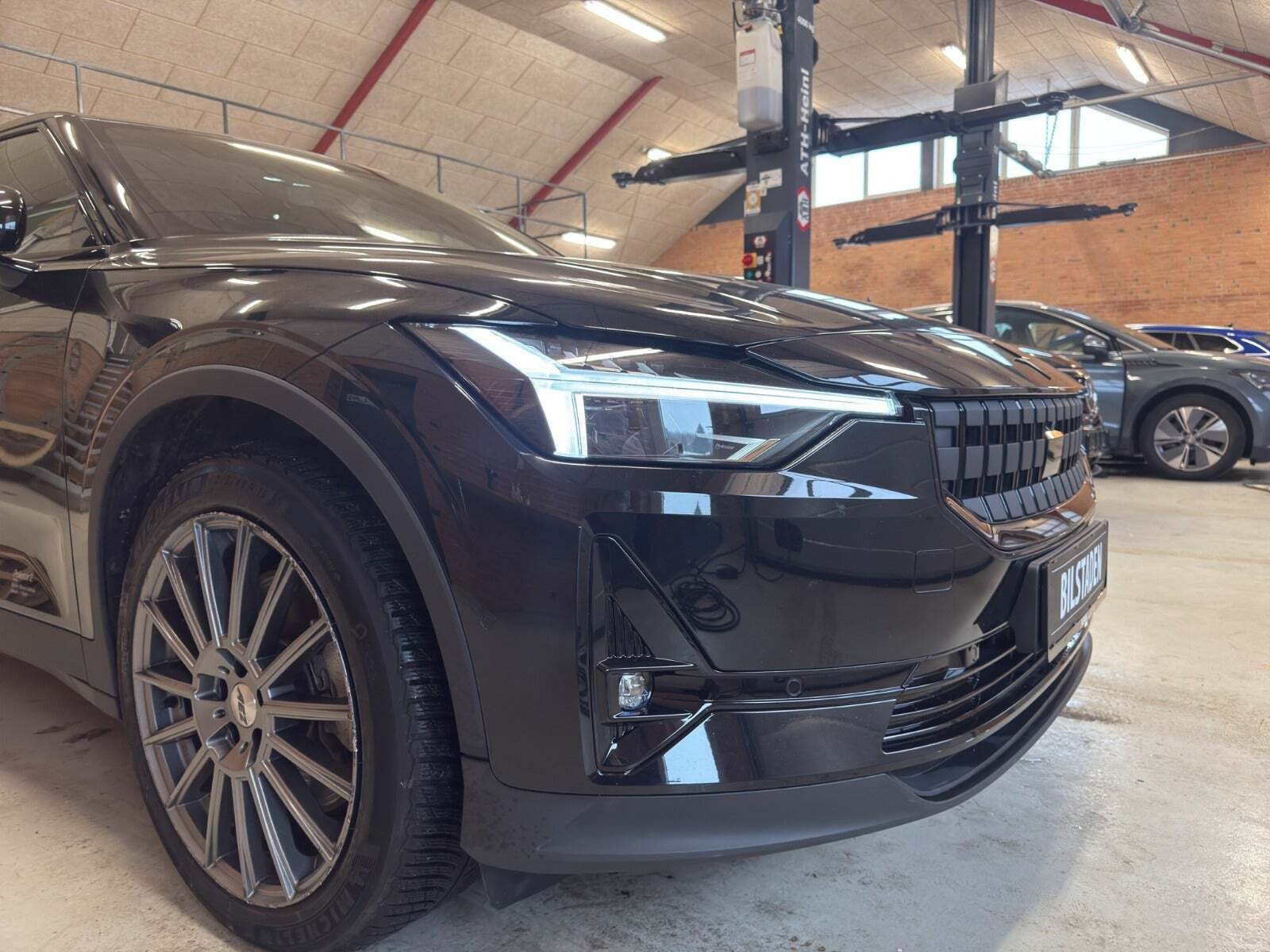 Sort Polestar 2 fra 2023