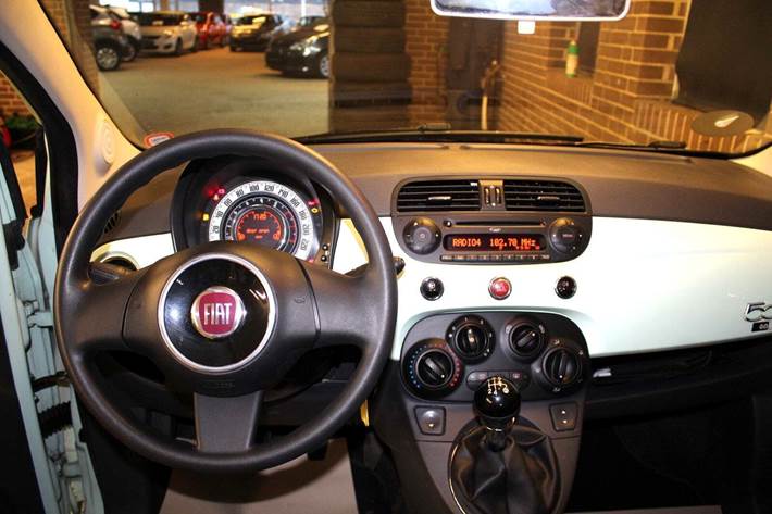 Grøn Fiat 500 fra 2015