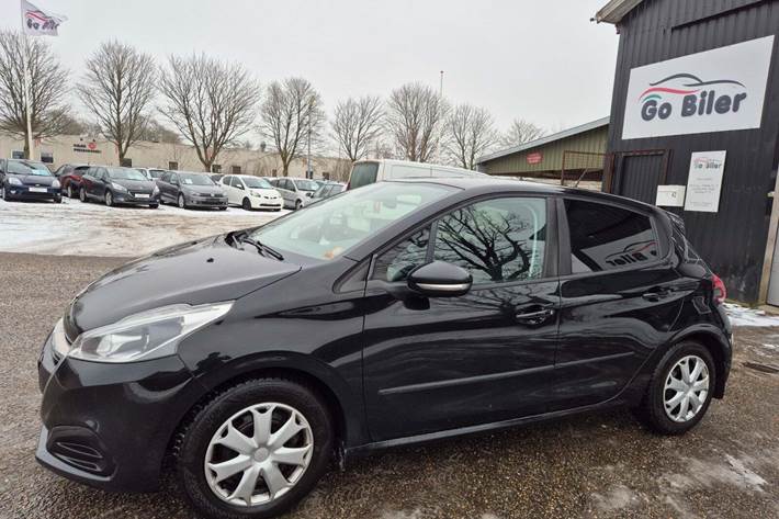 Grøn Peugeot 208 fra 2017