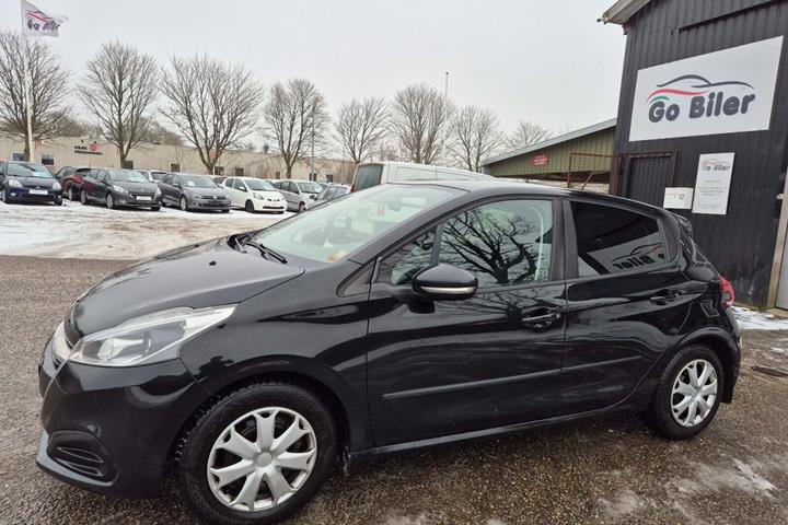 Grøn Peugeot 208 fra 2017
