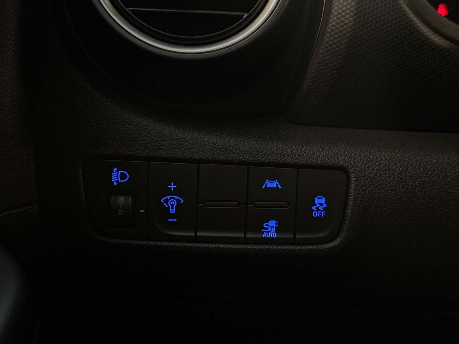 Rød Hyundai Kona fra 2021