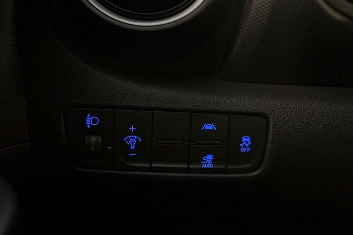 Rød Hyundai Kona fra 2021