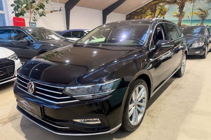 Sort VW Passat fra 2020