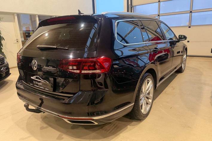 Sort VW Passat fra 2020