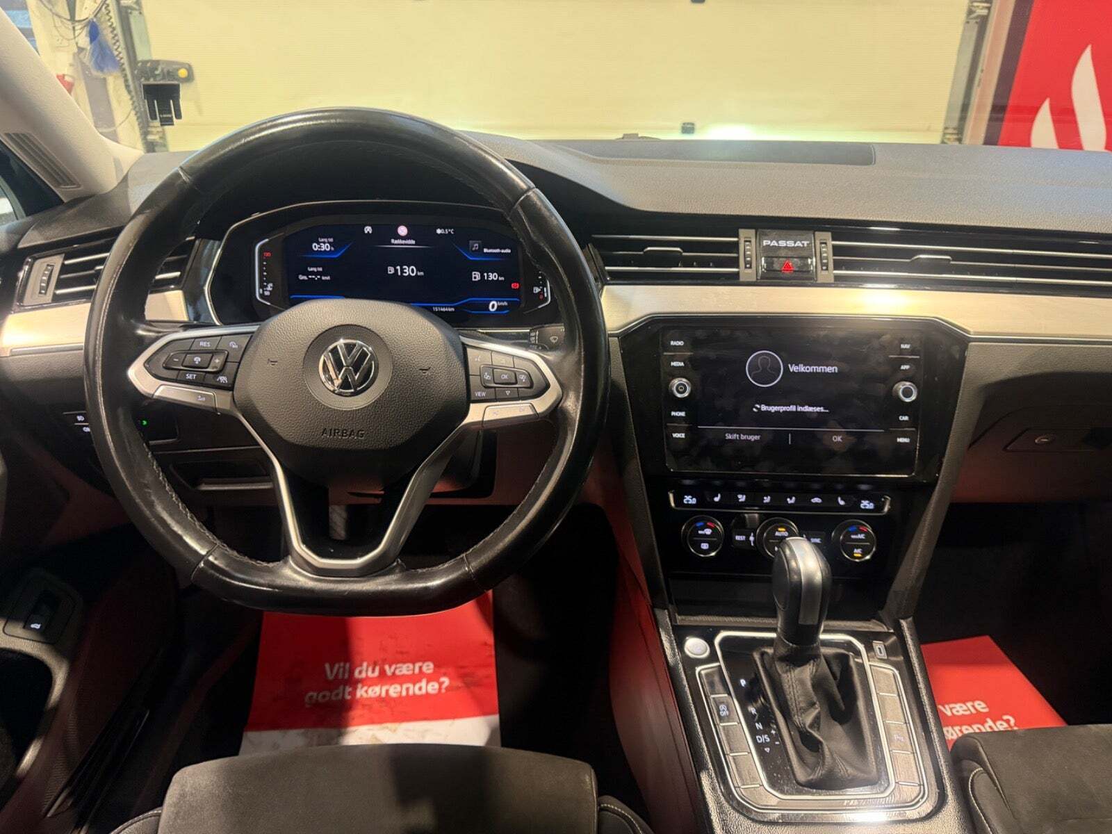 Sort VW Passat fra 2020
