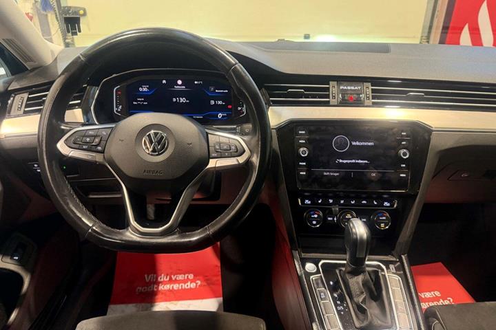 Sort VW Passat fra 2020
