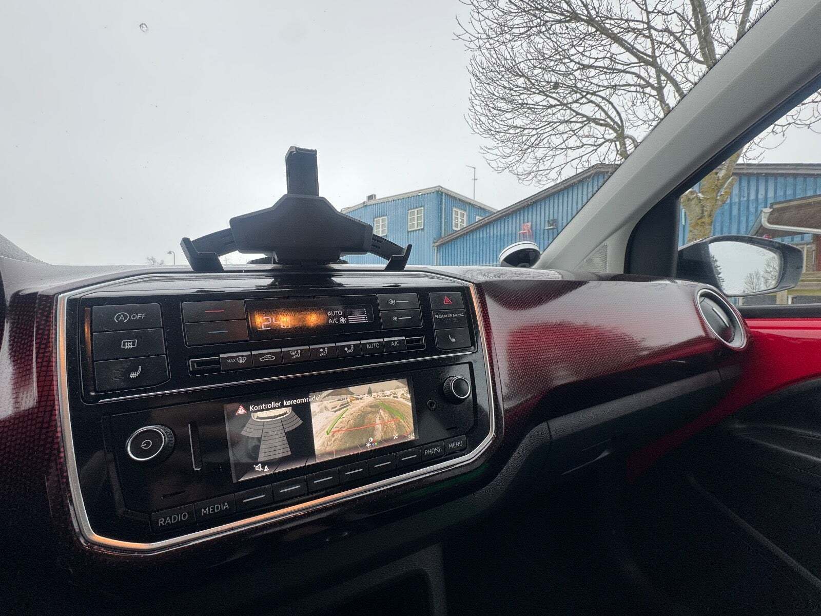 Rød VW UP! fra 2017