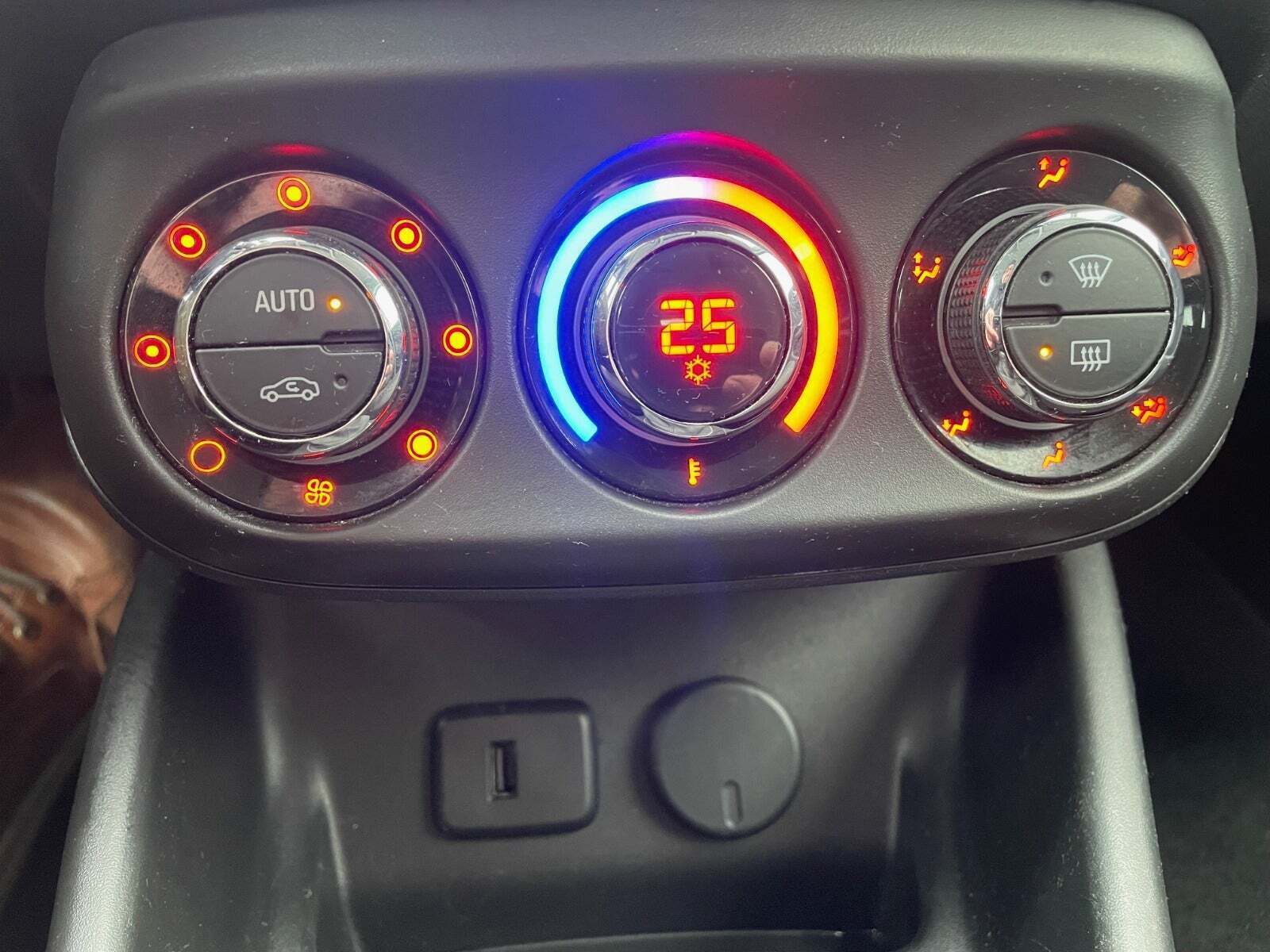 Opel Corsa 1,4 16V Enjoy+