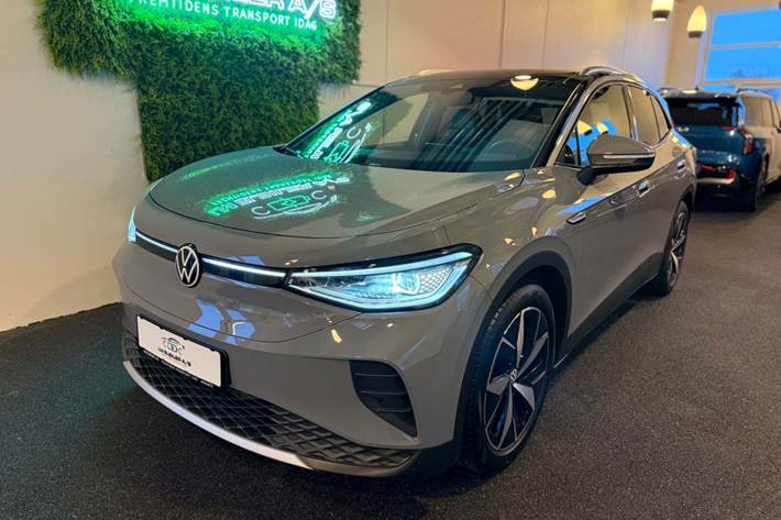 Grå VW ID.4 fra 2023 set udefra