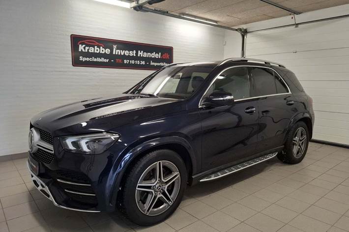 Blå Mercedes GLE350 de fra 2022 set udefra