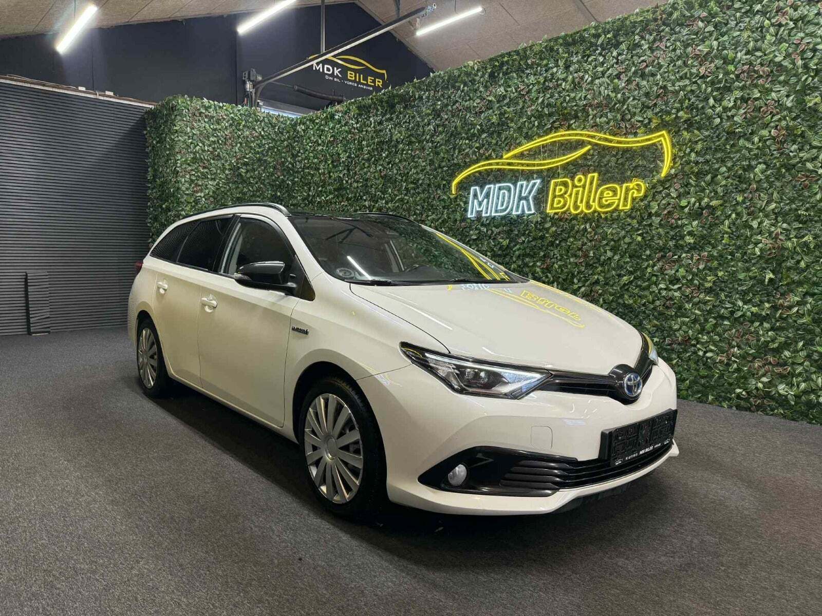 Toyota Auris 1,8 Hybrid H2 Style Touring Sports CVT