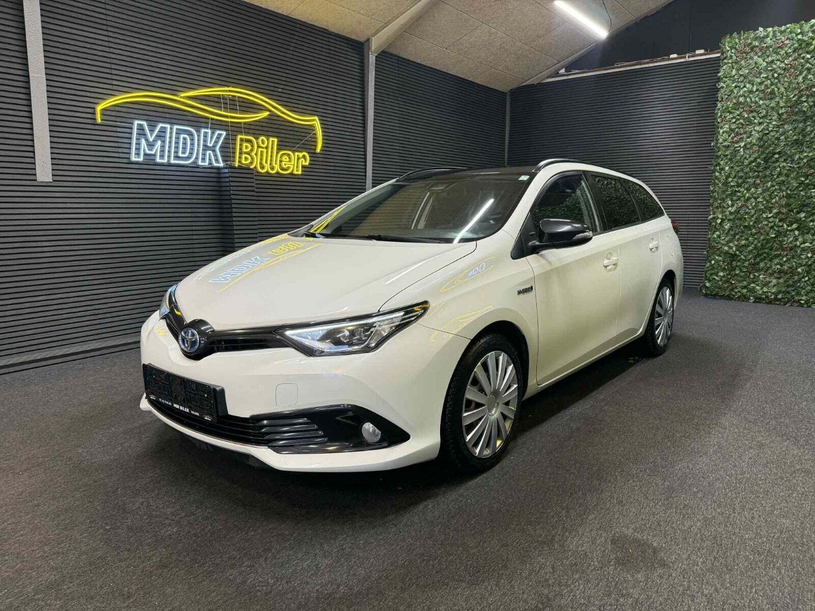 Toyota Auris 1,8 Hybrid H2 Style Touring Sports CVT