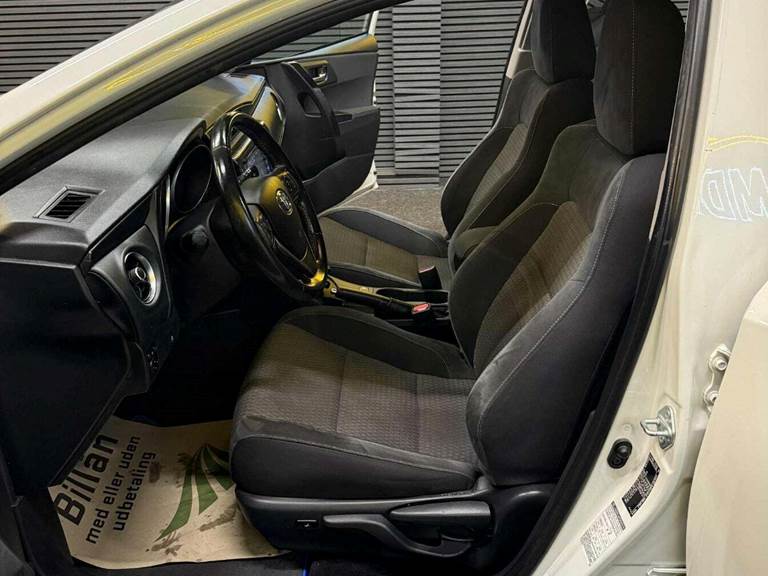 Toyota Auris 1,8 Hybrid H2 Style Touring Sports CVT