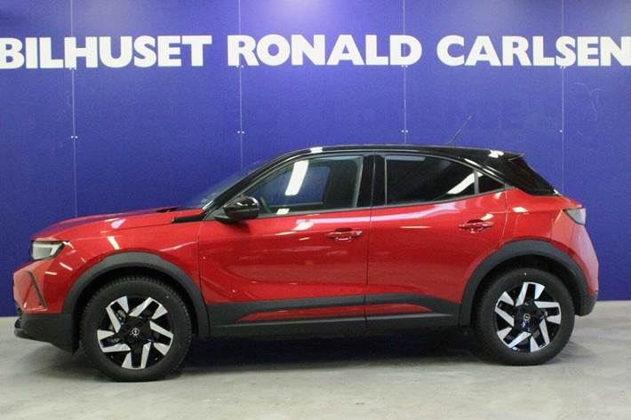 Rød Opel Mokka-e fra 2023