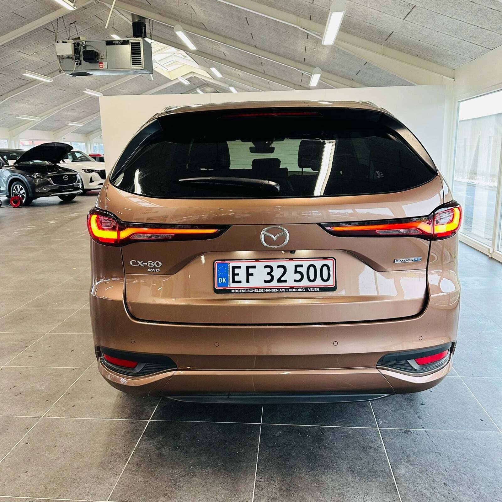 Bronze Mazda CX-80 fra 2024 set udefra