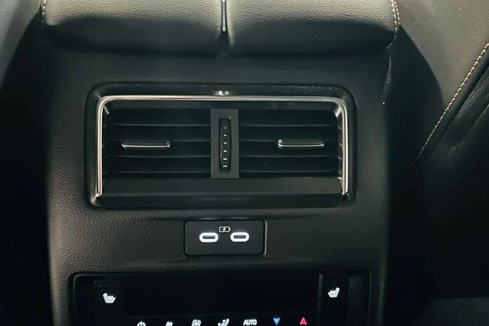 Bronze Mazda CX-80 fra 2024