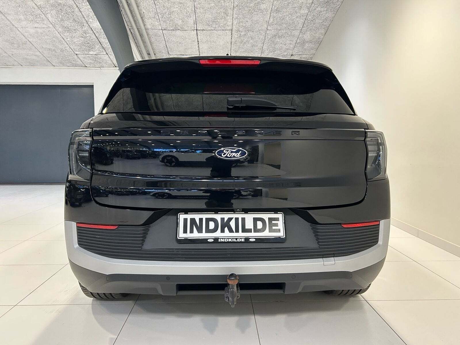 Ford Explorer 77 Select Extended Range