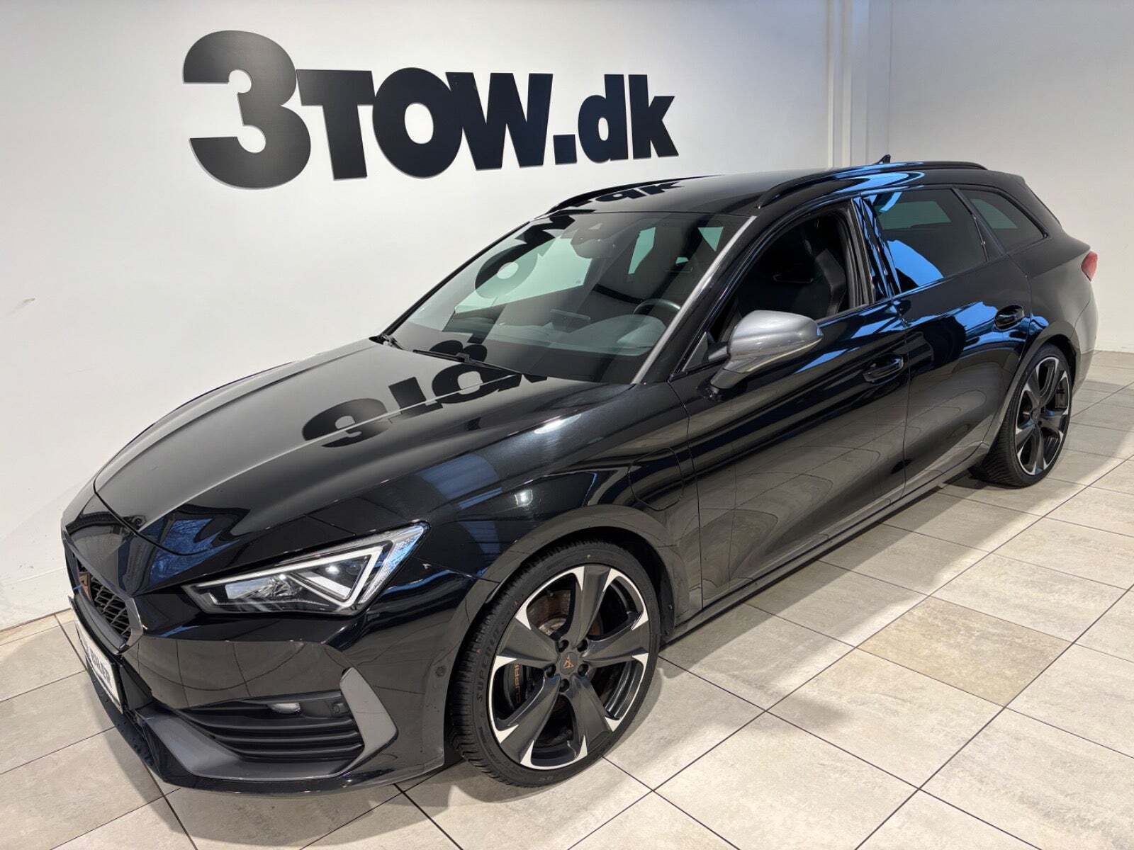 Sort Cupra Leon fra 2022 set udefra