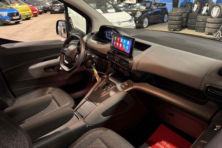 Grøn Peugeot e-Rifter fra 2025