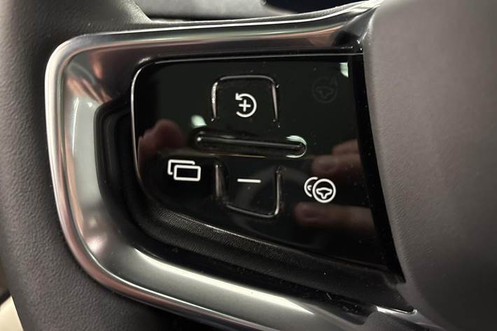 Grå Volvo EX90 fra 2025