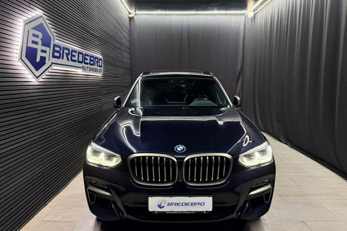 Blå BMW X3 fra 2018