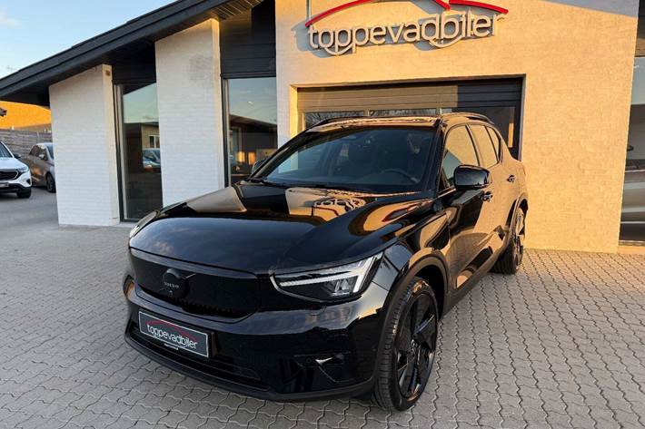 Sort Volvo EX40 fra 2025