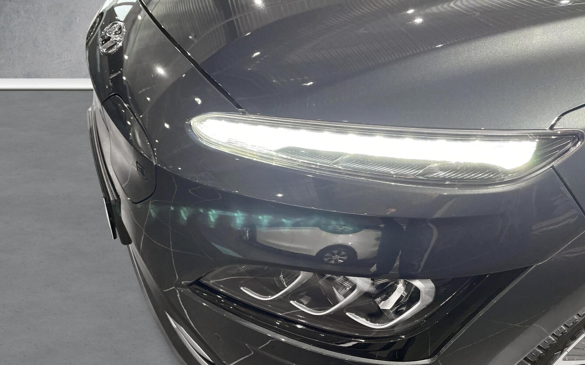 Blå Hyundai Kona fra 2021