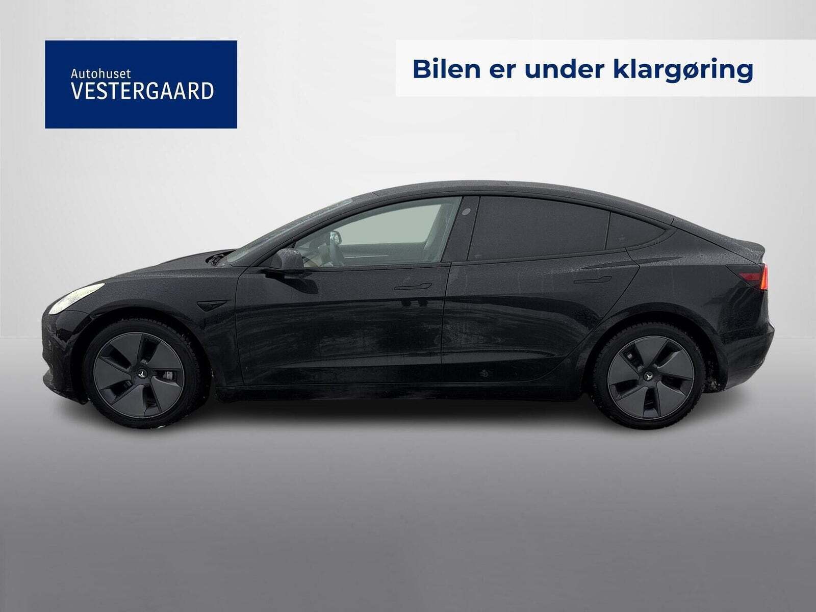 Sort Tesla Model 3 fra 2021