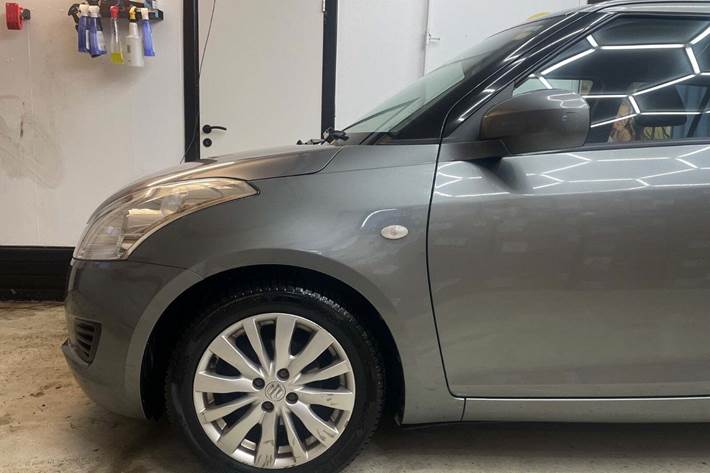 Grøn Suzuki Swift fra 2012