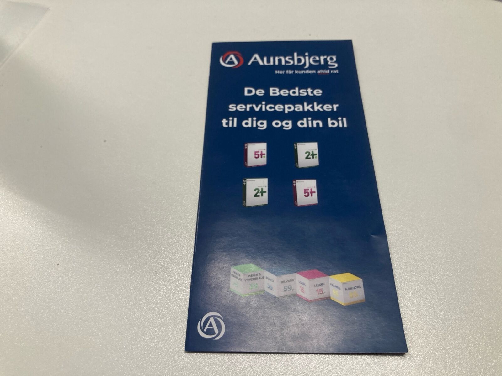 Hvid Peugeot e-208 fra 2022