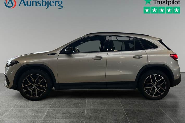 Sølv Mercedes EQA250 fra 2022