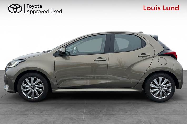 Bronze Toyota Yaris fra 2022