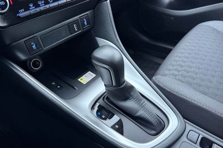 Bronze Toyota Yaris fra 2022