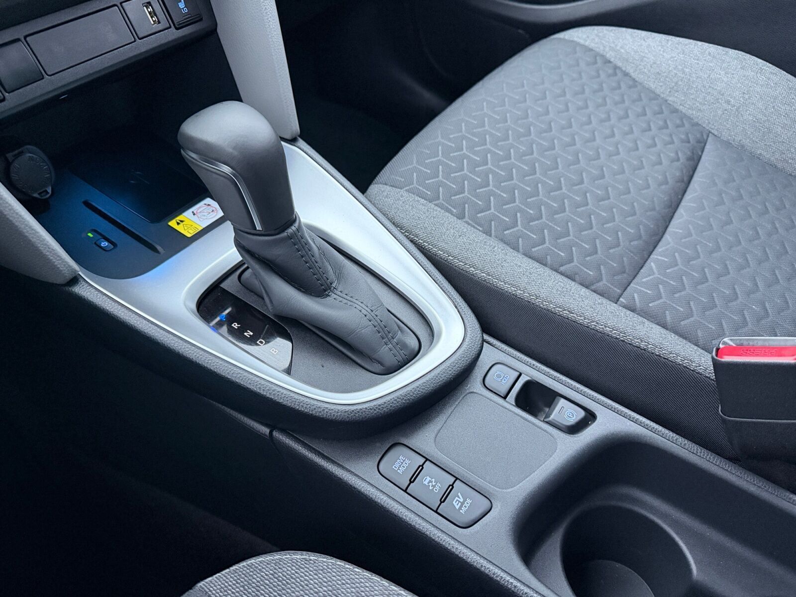 Rød Toyota Yaris Cross fra 2022