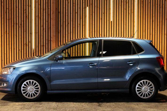 Blå VW Polo fra 2016