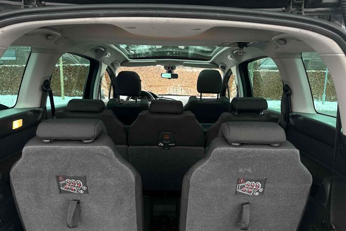 undefined Peugeot 5008 fra 2010