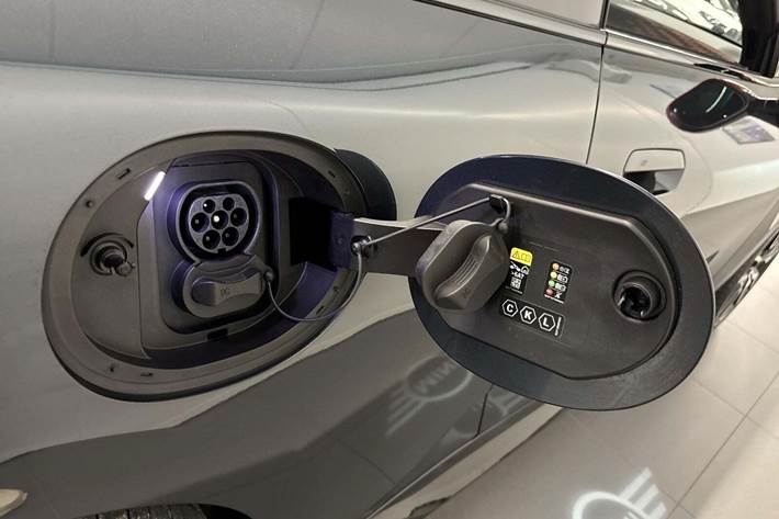 Grå Mini Cooper SE fra 2024