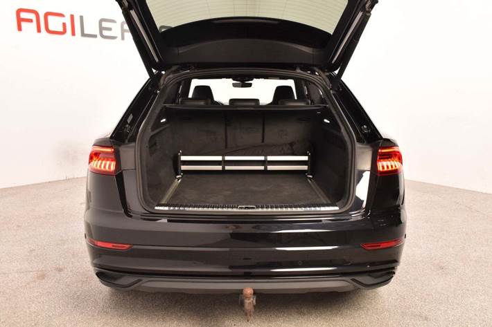 Sort Audi Q8 fra 2020