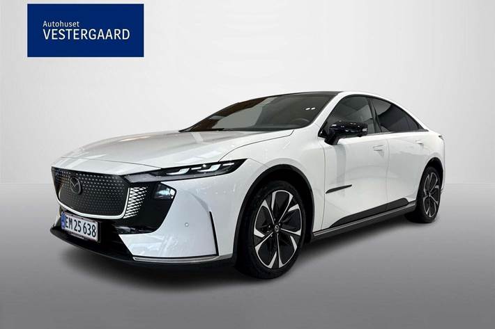 Hvid Mazda 6e fra 2025 set udefra