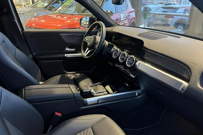 Sort Mercedes EQB 250 fra 2023