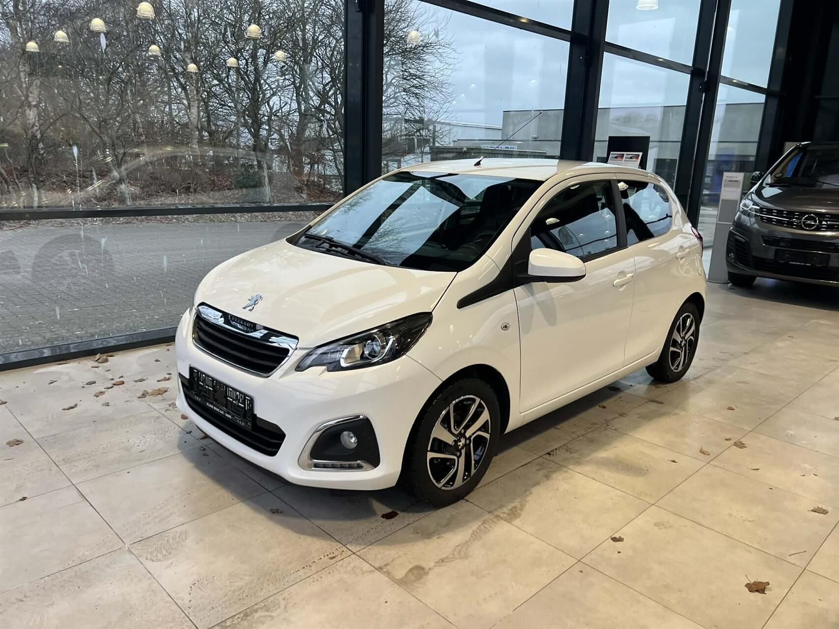 Peugeot 108 1,0 e-Vti Allure+ 72HK 5d